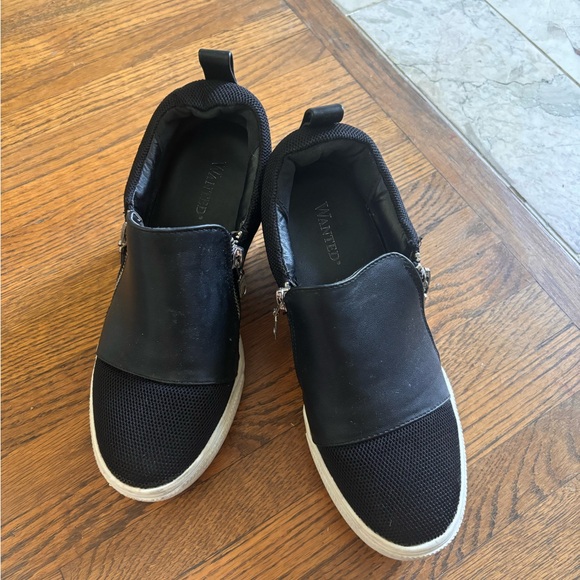 WANTED black slide on shoes - Picture 1 of 3